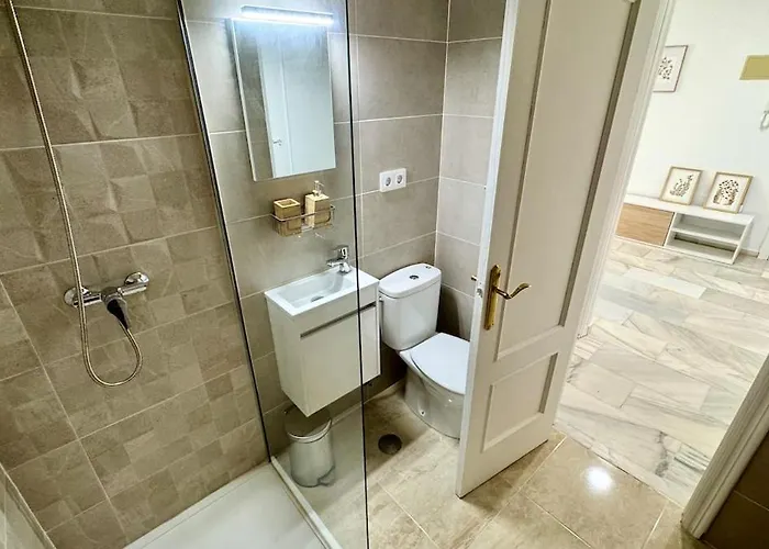 Sin Coche Tren Playa Relax Todo A Mano Фуэнхирола