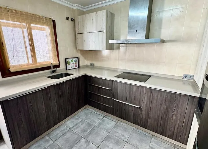 Sin Coche Tren Playa Relax Todo A Mano * Фуэнхирола